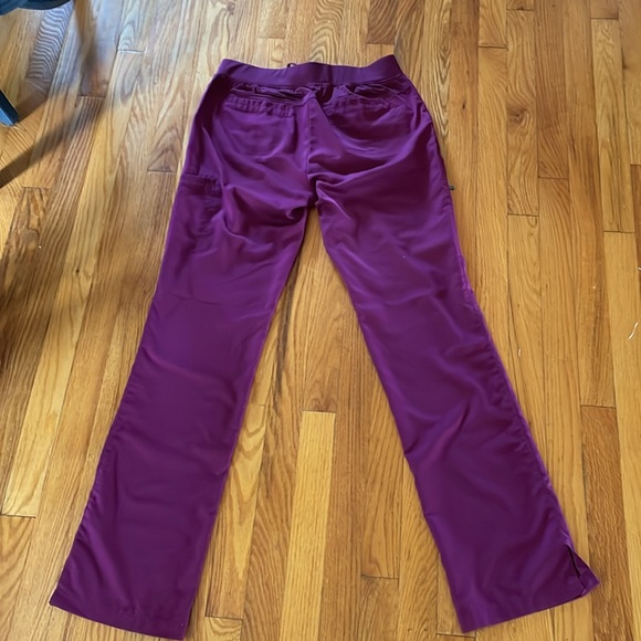 Greys anatomy burgundy scrub pants - Picture 2 of 5